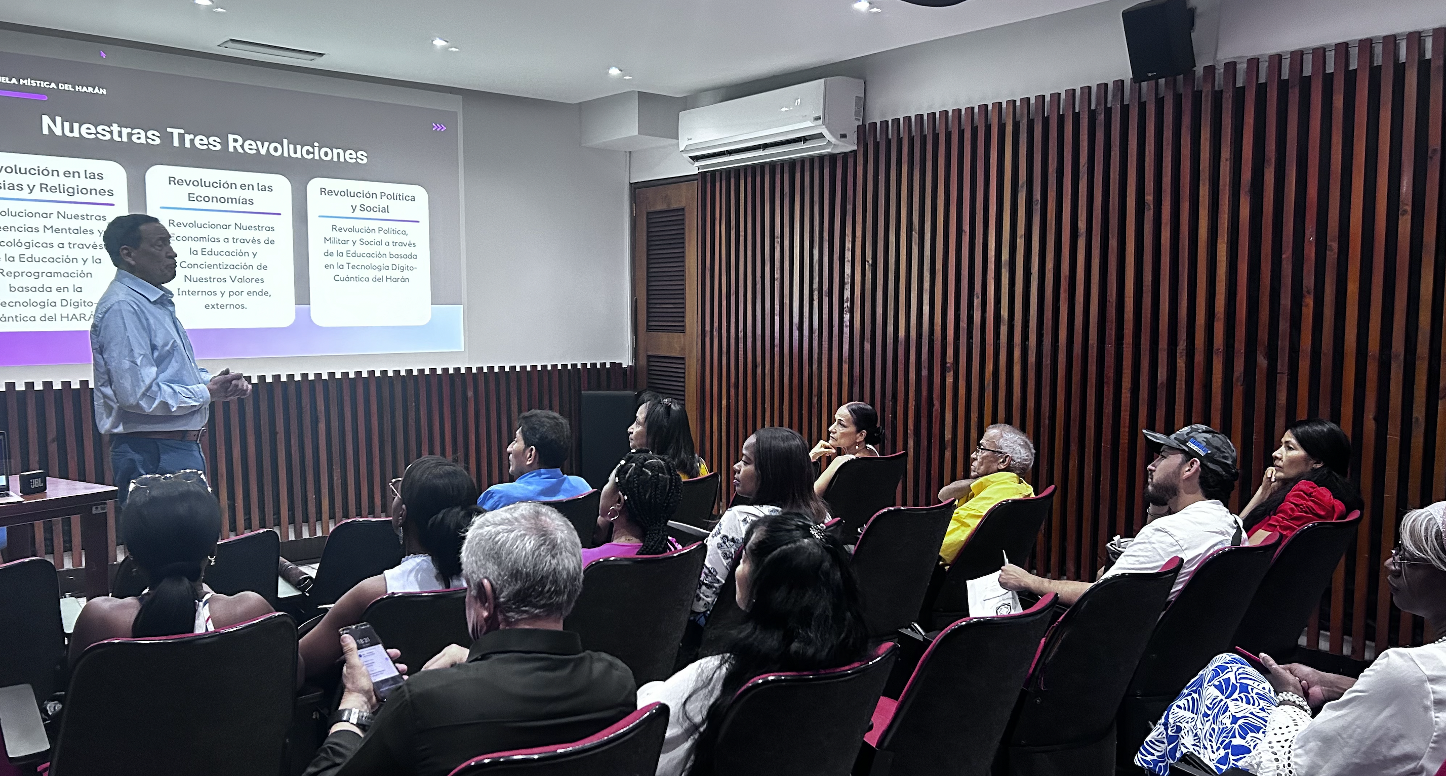 Conferencia Pública en Cali